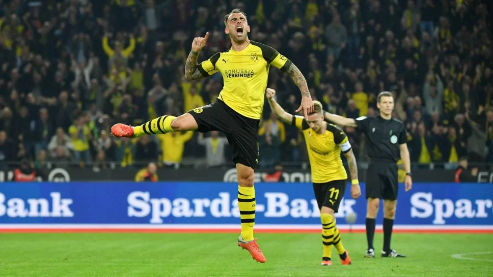 post card paco alcacer.webp